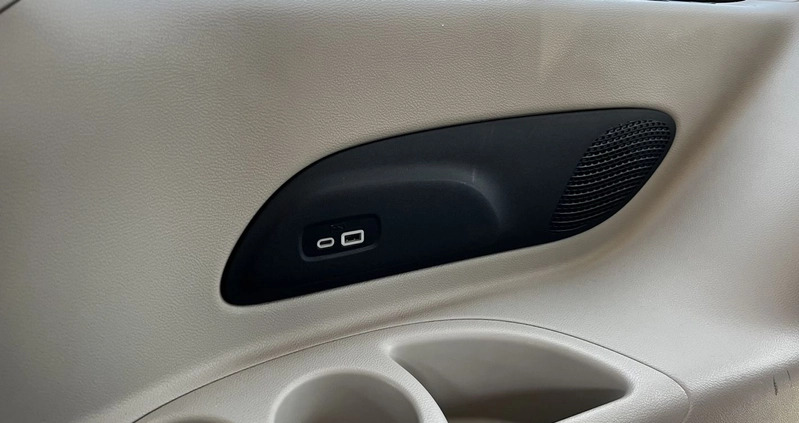 Chrysler Pacifica cena 179000 przebieg: 86000, rok produkcji 2021 z Łaszczów małe 781